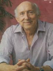 Emeritus Professor Robert Tindle