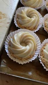 Halwet El Tadj Chocolat Blanc Food Desserts