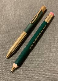 The james brand & carryology the rover capsule edc kit. Old School Green Brass Sakura Craft Lab 001 Twist Top Ballpoint Ohto Sharp Pencil Aps 680e Gn Best Mechanical Pencil Mechanical Pencils Clutch Pencil