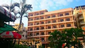 Boendet ligger 3 km från centrum och intill tree town. Hotel Aussenansicht Picture Of Dynasty Inn Pattaya Tripadvisor