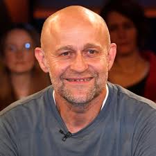 Jürgen Vogel im Steckbrief: Warum er jetzt Humor beweisen muss