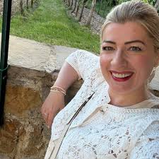 Niemand kocht so gut wie Mama, aber mit unserer Küchenmaschine mit WLAN  bist du schon sehr nah dran! ;-) ▻ Unsere Angebote:  https://www.hofer.at/de/angebote/ab-montag-22102018/