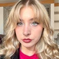 Alicia Cantrell's Instagram, Twitter & Facebook