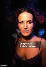 Sarah Scheibe's Instagram, Twitter & Facebook