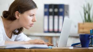 3 easy checks to detect glare in your workspace