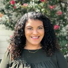 Amy Thierry's Instagram, Twitter & Facebook