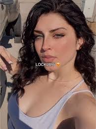 Cassidy Walton's Instagram, Twitter & Facebook