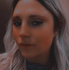 Wendy Crossett's Instagram, Twitter & Facebook