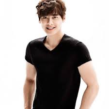 也是身材好的让我生命迹象全无 liyifeng 李易峰 祝李易峰0504生日快乐 李易峰0504生日快乐于是我莫名其妙想到五十度灰了啊啊好羞耻