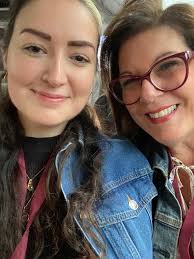 Courtney Palomo's Instagram, Twitter & Facebook