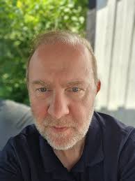 Hej, Jag söker nytt jobb inom marknadskommunikation, skrivande, content,  copywriting, journalistik, kommunikation och närliggande tjänster. Helst  inom gamla Skaraborg med utgångspunkt från Skövde, Skara, Lidköping,  Falköping, Mariestad m.m. Har körkort ...