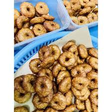 Resepi aslinya hanya menggunakan dua bahan sahaja iaitu tepung beras dan gula merah. Peneram