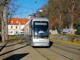 Photos, address, and phone number, opening hours, photos, and user reviews on yandex.maps. Graz Bei Strahlend Schonem Wetter Fuhr Variobahn 204 Auf Der Linie 5 Hier Nach Der Haltestelle Keplerbrucke Auf Dem Weg Nach Puntigam Bahnbilder De
