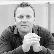 Dennis Pieper: Finanzberater in Lübeck