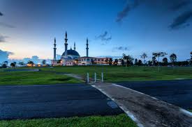 Masjid sultan iskandar bandar dato onn diiktiraf sebagai masjid pelancongan pertama di malaysia. Melaka Sultan Stock Photos And Images 123rf