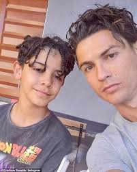 Da un giorno, il figlio primogenito di cristiano ronaldo ha il suo profilo instagram. Cristiano Ronaldo Pays Tribute To His Lookalike Son On His 10th Birthday Daily Mail Online