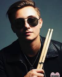 Peter Nicastro's Instagram, Twitter & Facebook