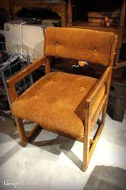 美國古董單人木頭布沙發椅復古單人布沙發椅木製布沙發椅 sofa 0063 vintage america antique shop 台北美國古董家具復古家飾店各種美式古董傢俱家飾 擺飾小物 裝飾品 老道具租借歡迎喜歡復古老件 二手舊貨的你親自來尋寶唷 furniture decor armchair