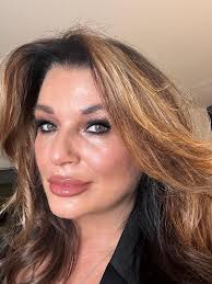 Makeup by Leigh Blaney