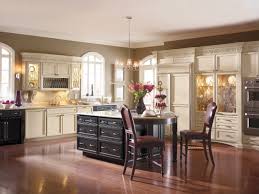 With more than 62 door styles to choose from, a variety of wood types and door shapes, decorá has a lot to offer for your new or remodeled kitchen. Decora Semi Custom D M Cabinet Shop