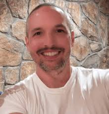 Free AI Headshot Generator: Next-gen AI headshots, no AI look