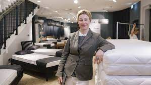 Egal ob bei betten rid münchen oder betten rid frankfurt, service ist hier gleichbedeutend mit dem perfekten zusammenspiel aus fundiertem fachwissen, individueller beratung und dem gespür für. Strategie Mit Risiko Christiane Hoss Nurminen Im Interview Daruber Wie Bettenrid Zur Premium Marke Wurde W V