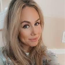 Amanda Crim's Instagram, Twitter & Facebook