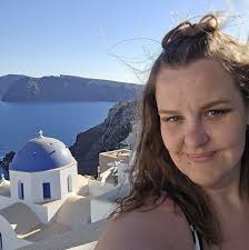 The classic arm seatbelt has me sweating 🤣