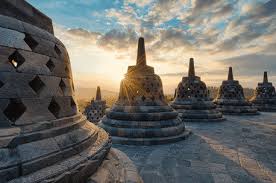 Menara ini merupakan bangunan tertinggi di paris dan merupakan monumen berbayar yang paling banyak dikunjungi di dunia; 15 Conto Soal Tentang Borobudur Temple Descriptive Text Beserta Jawaban