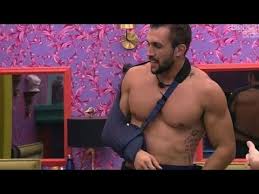 Assistir a câmera principal do bbb 21 ao vivo, acompanhe 24 horas por dia o reality show mais famoso do brasil aqui no bbb.fm! Bbb 21 Apos Se Machucar E Ir Ao Hospital Arthur Detalha Momentos Da Saidinha Youtube