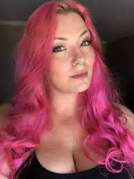 Creativity in the Capital: Elle Jaye and Gabe Nelson discuss the difference  between being a hugger and a homebody • Sacramento News & Review