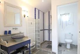 La Maison De Jannotte Gite G112087 A Buziet Sanitaire Chambre Bleue Douche Italienne Vasque Et Wc Separes Gite Maison Gite De France