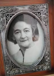 Does anybody remember going to Mary Lees hair Salon next door to Arcade  Barber Shop