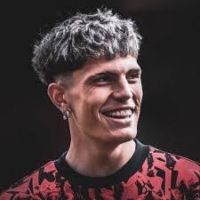 Chris Montes's Instagram, Twitter & Facebook