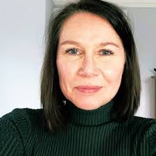 Cheryl Coombs's Instagram, Twitter & Facebook