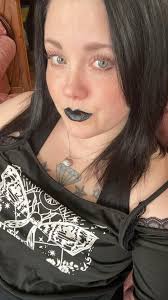 Hiii guys :) full of love from Canada 🇨🇦. Pls be Kind. 🖤🖤