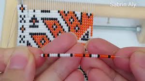 طريقه الكوليه الخرز علي النول الجزء الثالث بالشرح الكافي للمبتدات3 Beading Projects Beaded Bracelets Embroidered Friendship Bracelet