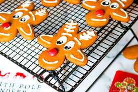 How to make upside down gingerbread reindeers!! Reindeer Gingerbread Cookies Upside Down Gingerbread Man Reindeer Cookies Big Bear S Wife