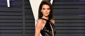 Kendall jenner looks taller and slimmer than her siblings. How Tall Is Kendall Jenner Streaming Wars