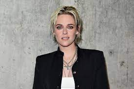 The actress and her screenwriter girlfriend, who have been in a relationship since 2019, were spotted hand in hand taking a stroll together in. Kristen Stewart Sie Soll Prinzessin Diana Spielen Gala De