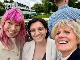 Bethan Thomas (@BethanC_Thomas)