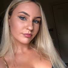 Jasmine Duff's Instagram, Twitter & Facebook