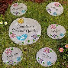 27 Most Stunning Mother S Day Gift Ideas Pouted Com Mosaic Garden Garden Stepping Stones Stepping Stones Diy