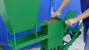 как сделать брикеты из опилок в домашних условиях видео 