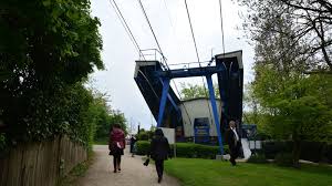 Die kölner seilbahn startet im rheinpark und fährt über den rhein hinweg, über die zoobrücke, hinüber zur bahnhaltestelle zoo. Rheinpark Fotos 7 Seilbahn Medienwerkstatt Wissen C 2006 2021 Medienwerkstatt