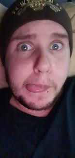 Jayda Al-Quinae Age 27 Height 5'5 weight 150 Doesn't smoke Drinks socially  1 child ￼ Ethnic background Arabian and African American Hi, my name is  Jayda, thank you for taking the time