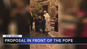 Little boy runs on stage with pope francis. Man Proposes To Girlfriend In Front Of Pope Francis Abc7 Chicago