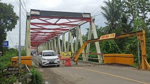 Perkhidmatan bas percuma kepada rakyat selangor. Diterjang Truk Portal Jembatan Paringin Jebol Dari Lubang Penyangga Bebas Baru
