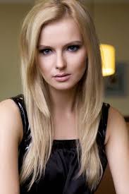 Warm water opens the cuticles of the hair while cold water closes the pores. Try These Easy Hairstyles For Straight Hair