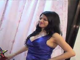 Hot party Girl's Cleavage Show - video Dailymotion